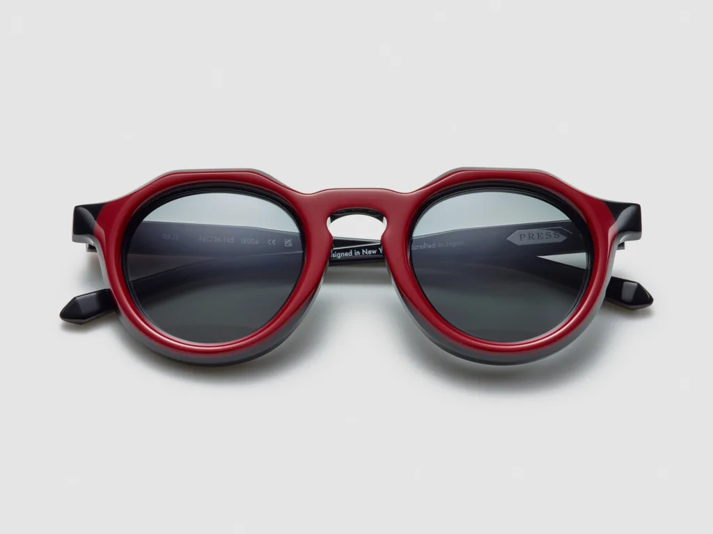 Press DAZE Kolor: LE004 RED RAIN, Kolor oprawy: Czerwony