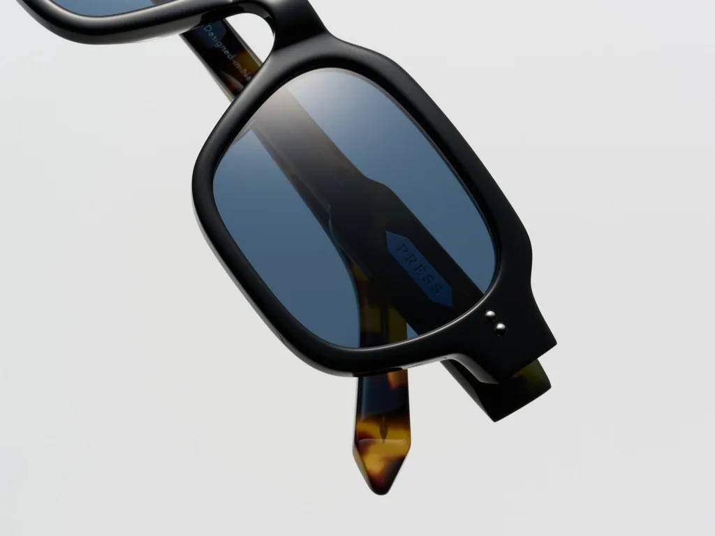 Press THE FACE Kolor: TI015 BLACK TORTOISE / SILVER, Kolor oprawy: Czarny