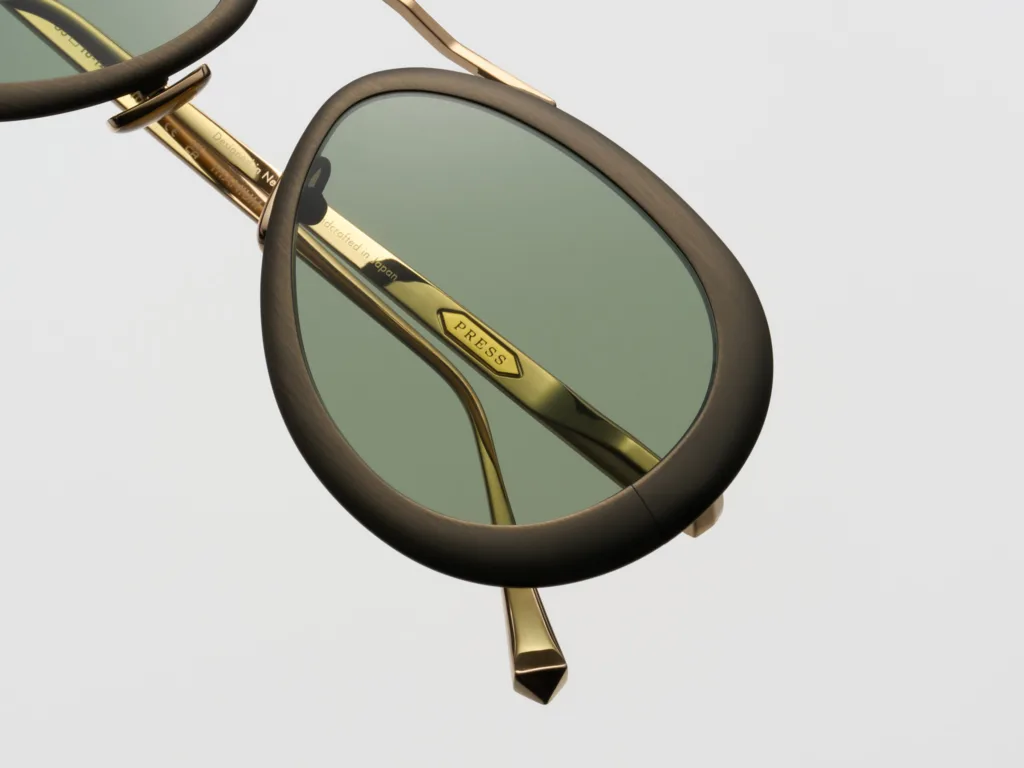 Press STRADA Kolor: ST002 ANTIQUE GOLD / GOLD, Kolor oprawy: Złoty