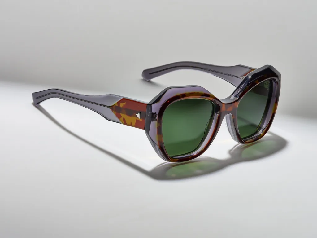 Press VOGUE Kolor: LE008 MAHOGANY, Kolor oprawy: Wzór havana